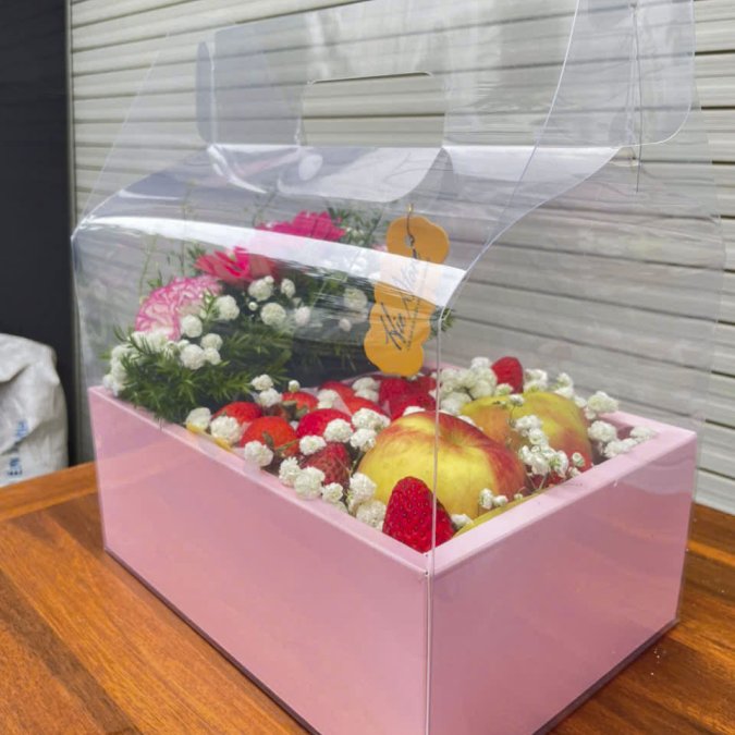 Hộp trái cây dâu tây, táo